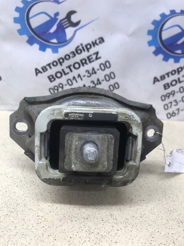Подушка передньої опори двигуна AH226A003BA LAND ROVER