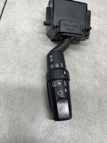 Перемикач підрульовий, лівий BP6P66122 MAZDA