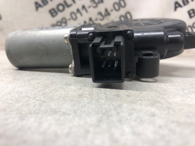 Мотор склопідйомника дверей передніх, правих D6515858XB MAZDA