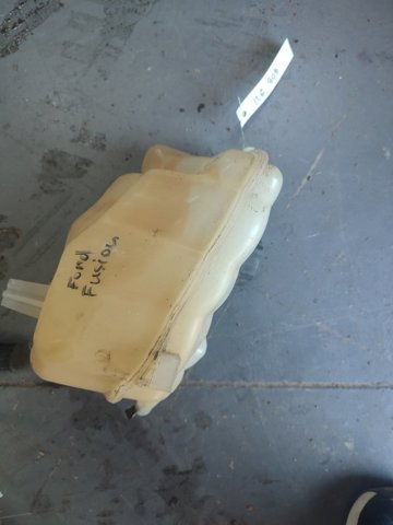 Водяний бачок системи охолодження DG938A080AD FORD
