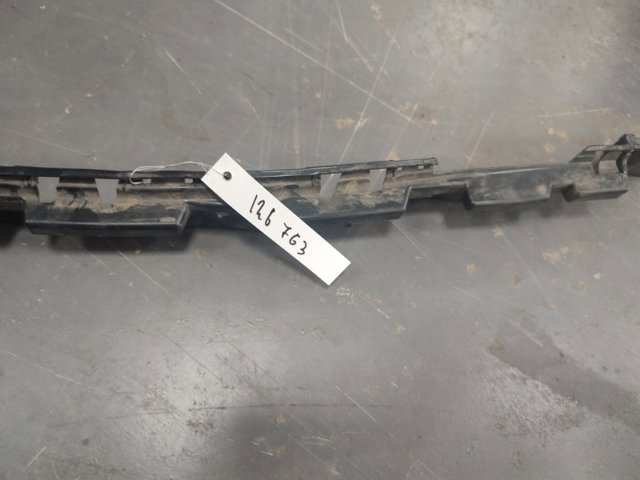 Кронштейн бампера заднього, центральний DS7Z17754A FORD