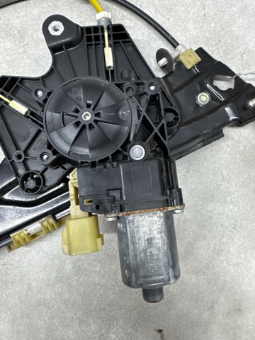 Привід ліфта передній DS7Z7823395B FORD