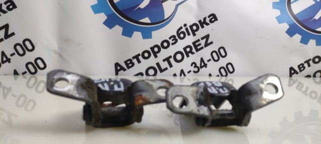 Завіса передніх дверей E11258210 MAZDA