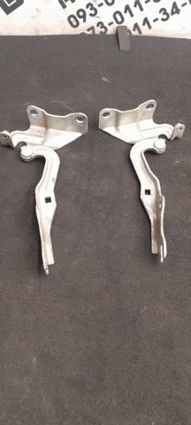 Шарнір капота правий EG2152410B MAZDA