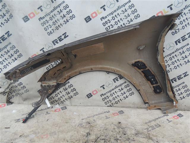 Переднє праве крило F31001CAAA NISSAN