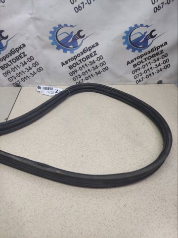 Прокладочний гумка багажника GHK156951A MAZDA