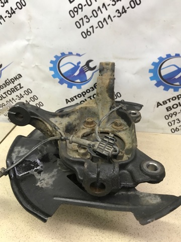Кулак поворотний передній лівий GHP933031A MAZDA
