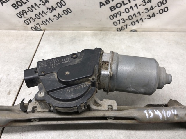 Двигун склоочисника лобового скла (трапеції) GHP967340 MAZDA