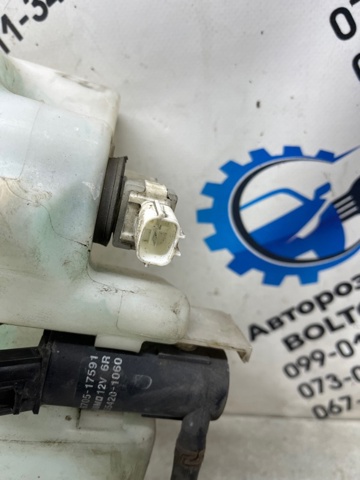 Водяний бачок омивача скла GHP967481A MAZDA