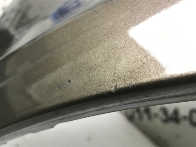 Бічна частина передня ліва LR015037 LAND ROVER