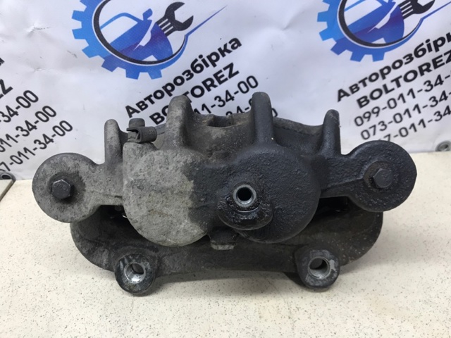 Супорт гальмівний, передній, правий LR015569 LAND ROVER