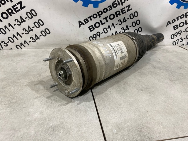 Ліва передня стійка LR052776 LAND ROVER
