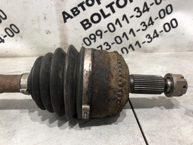 Привід правий MR410665 MITSUBISHI