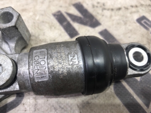 Натягувач приводного ременя PE0315980 MAZDA