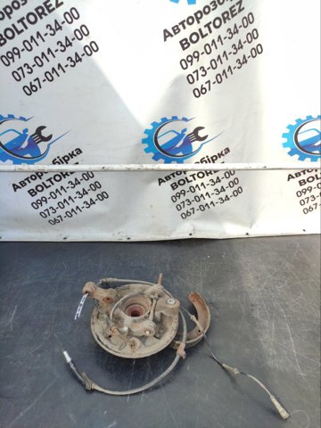 Кулак поворотний правий RLH101321 LAND ROVER