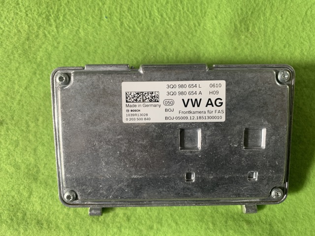 Камера системи забезпечення видимості 3Q0980654L VAG