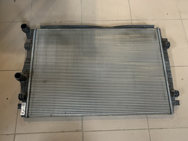 Підвіска радіатора 5QM121251F VAG