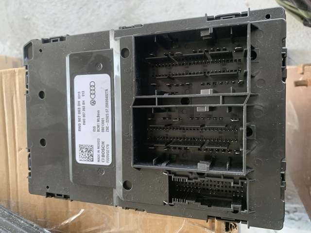 Модуль керування (ЕБУ) бортової мережі 8W0907063DH VAG