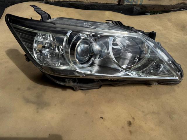 Фара комбінована, передня 8113033841 TOYOTA