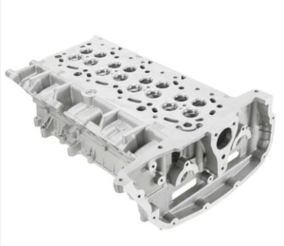 Головка блока циліндрів (ГБЦ) 1099947 FORD