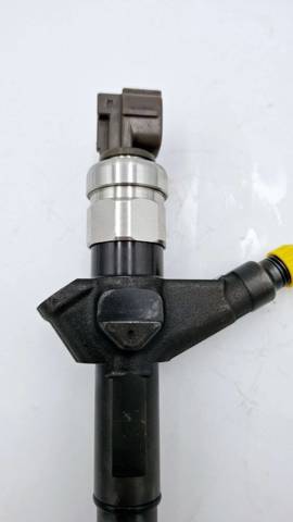 Форсунка дизельна в зборі, розпилювач + тримач 16600AW401 DENSO