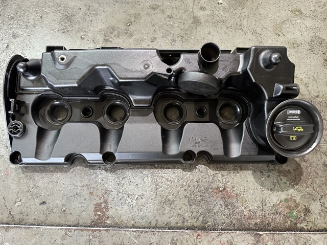 Кришка клапанів 03L103469S VAG