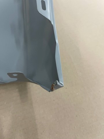 Переднє праве крило DGH952110 MAZDA