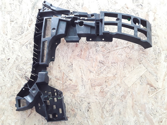 Кронштейн бампера заднього, правий 31407731 VOLVO