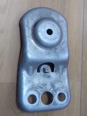Кронштейн задньої балки 33306876805 BMW