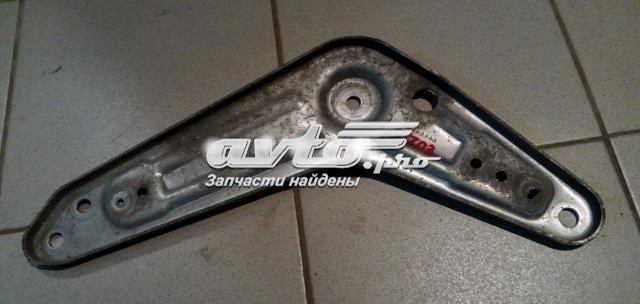 Кронштейн задньої балки 33326770977 BMW