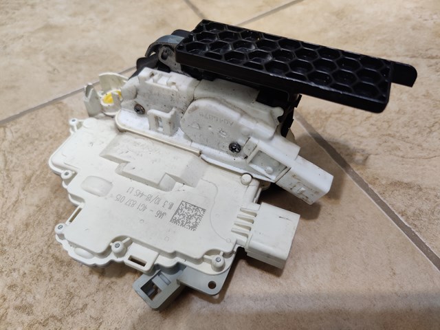 Замок водійських дверей Audi A6 C7