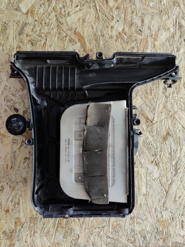 Корпус повітряного фільтра, нижня частина 4M0133837F VAG