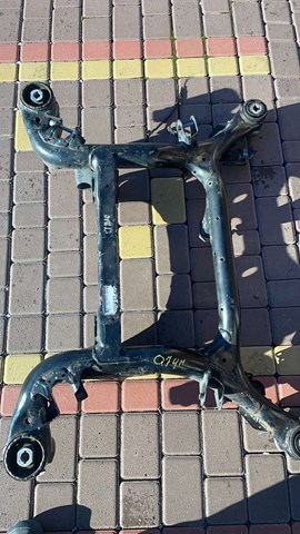 Балка задньої підвіски поперечна 4M0500025 VAG