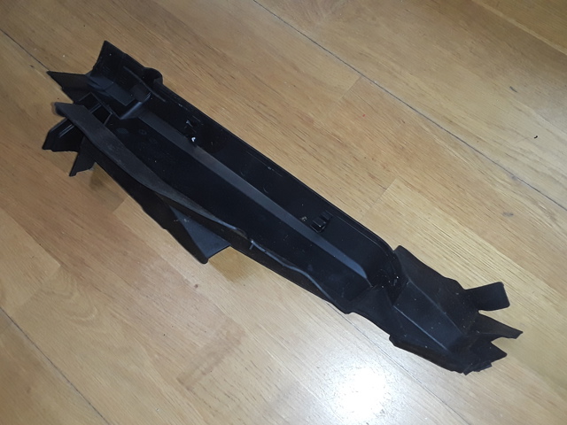 Ущільнювач капота 4M8821169 VAG