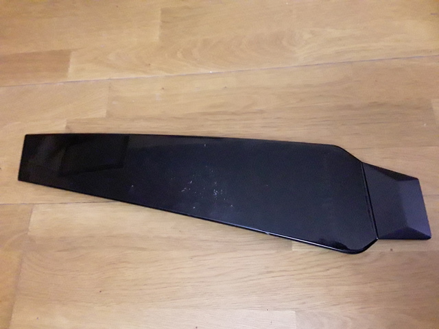 Накладка стійки кузова зовнішня, центральна ліва 4M8853289T94 VAG