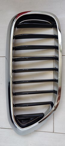 Решітка радіатора права 51712430994 BMW