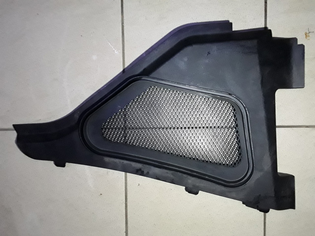 Водостік лобового скла, жабо A1668300201 MERCEDES
