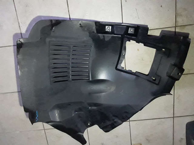 Підкрилок переднього крила, лівий передній A1668800901 MERCEDES