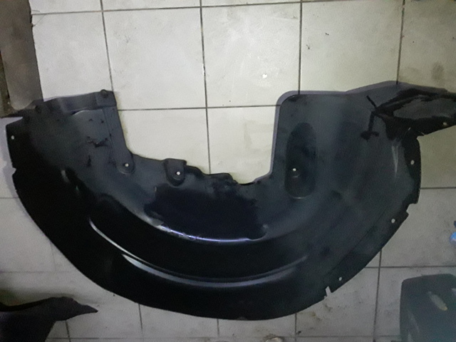 Підкрилок заднього крила, правий A1668847522 MERCEDES