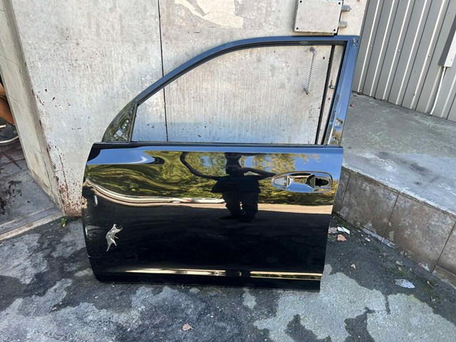 Водійські двері 6700260890 TOYOTA