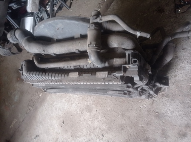 Радіатор AH328005BA LAND ROVER