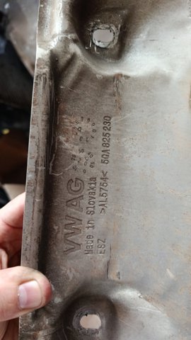 Захист днища передній лівий 5QA825230 VAG