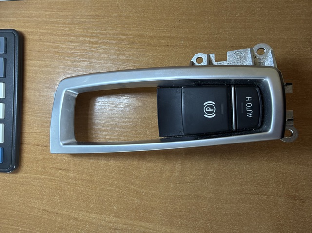 Облицювання важеля перемикання передач АКПП 61319189064 BMW