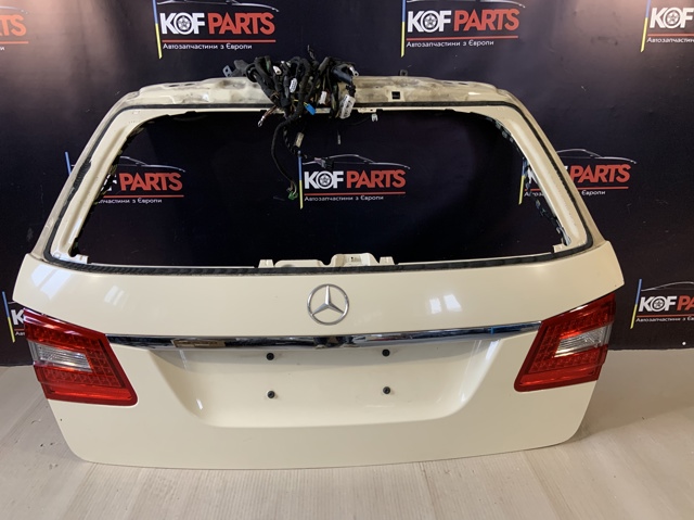 Молдинг кришки багажника A2127430182 MERCEDES