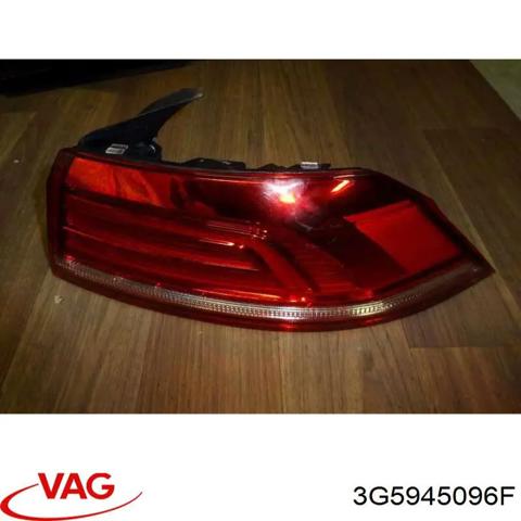 Задній правий зовнішній ліхтар 3G5945096F VAG