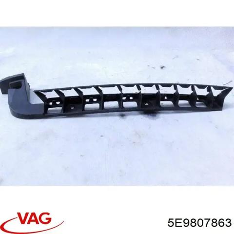 Направляюча заднього бампера, ліва 5E9807863 VAG