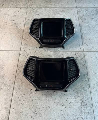 Дисплей бортового комп'ютера 68429185AE CHRYSLER