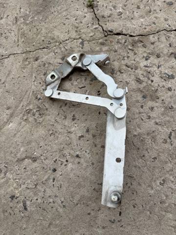 Завіс капота, правий 6H5216800AC LAND ROVER