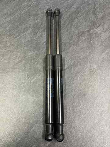 Стійка капота 8R0823359A01S VAG