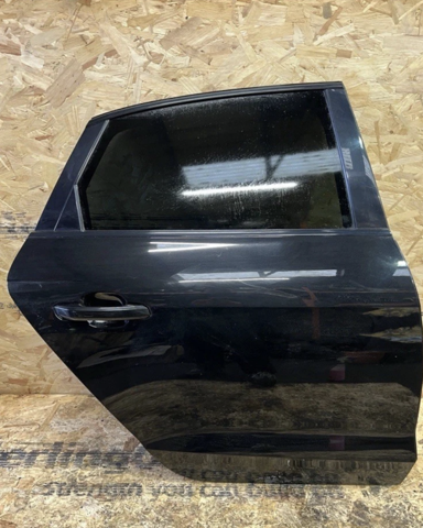 Двері задні в зборі 8W5833052D VAG